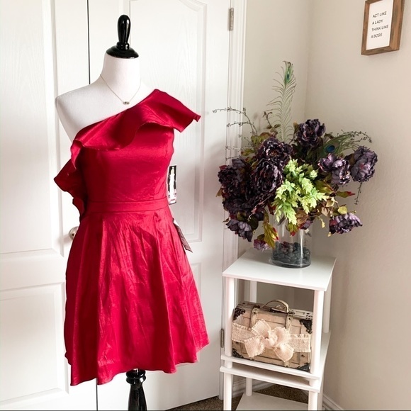 Blondie Nites Textured Satin One Shoulder Dress - Picture 2 of 8